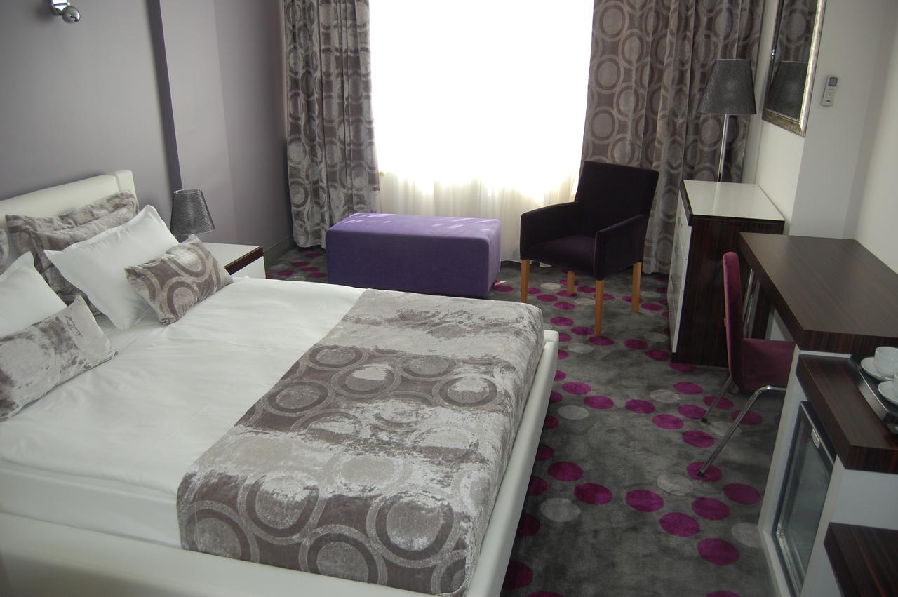 Hande Hotel Mustafakemalpaşa Buitenkant foto
