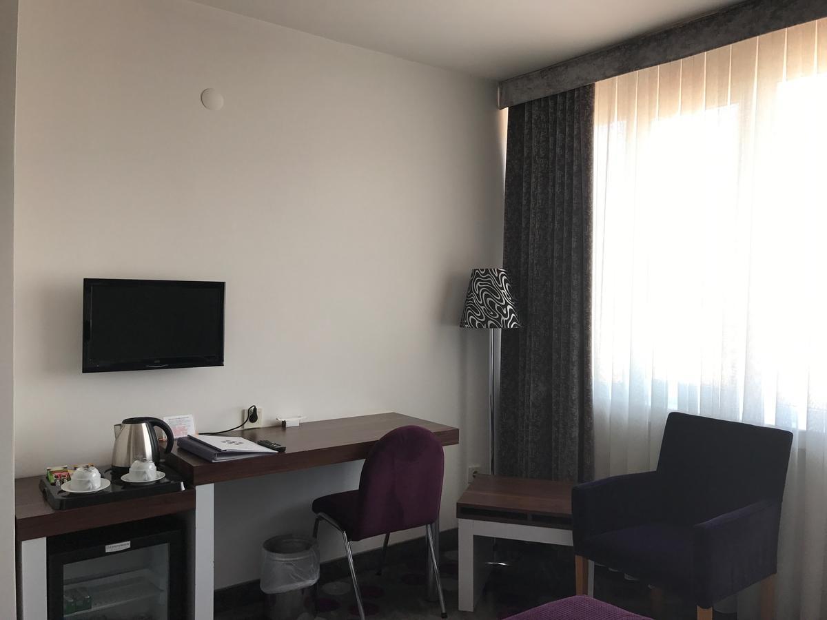 Hande Hotel Mustafakemalpaşa Buitenkant foto