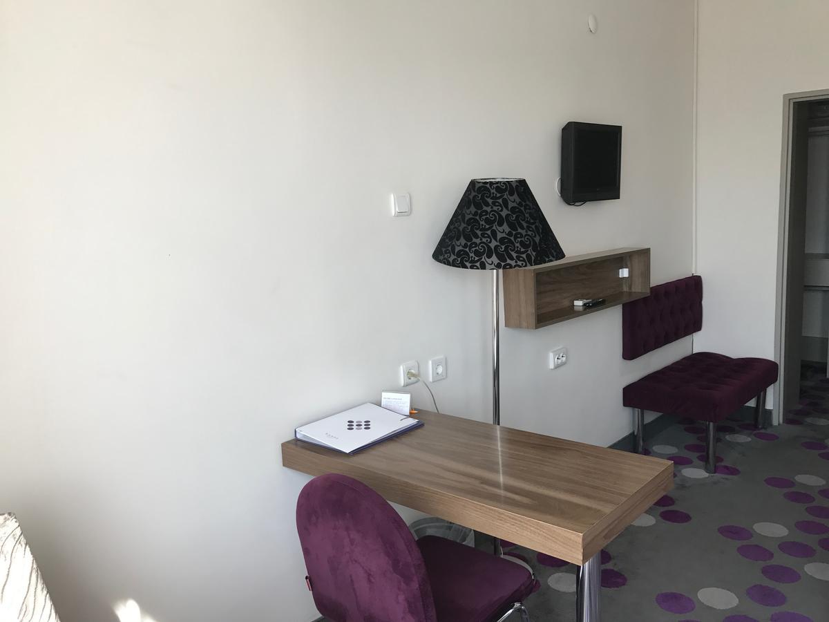 Hande Hotel Mustafakemalpaşa Buitenkant foto