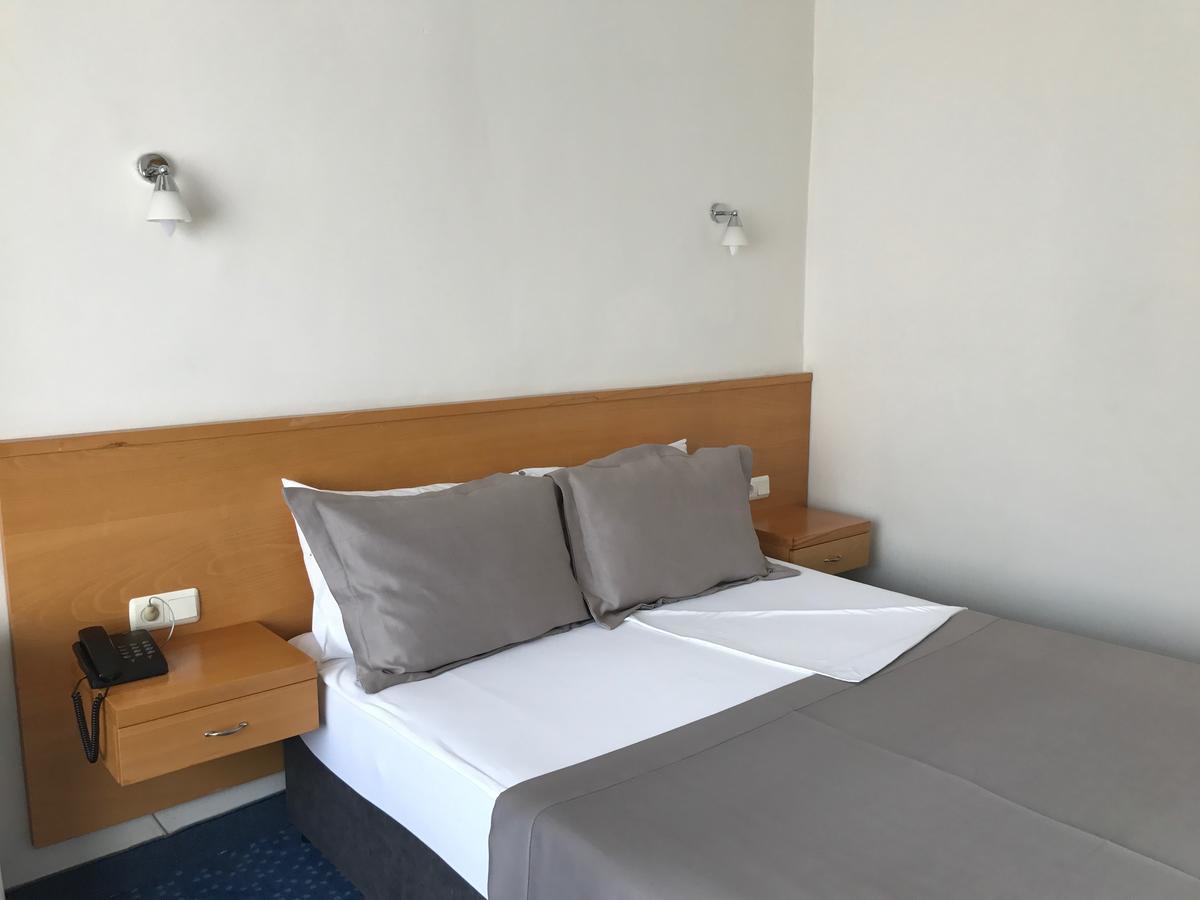 Hande Hotel Mustafakemalpaşa Buitenkant foto