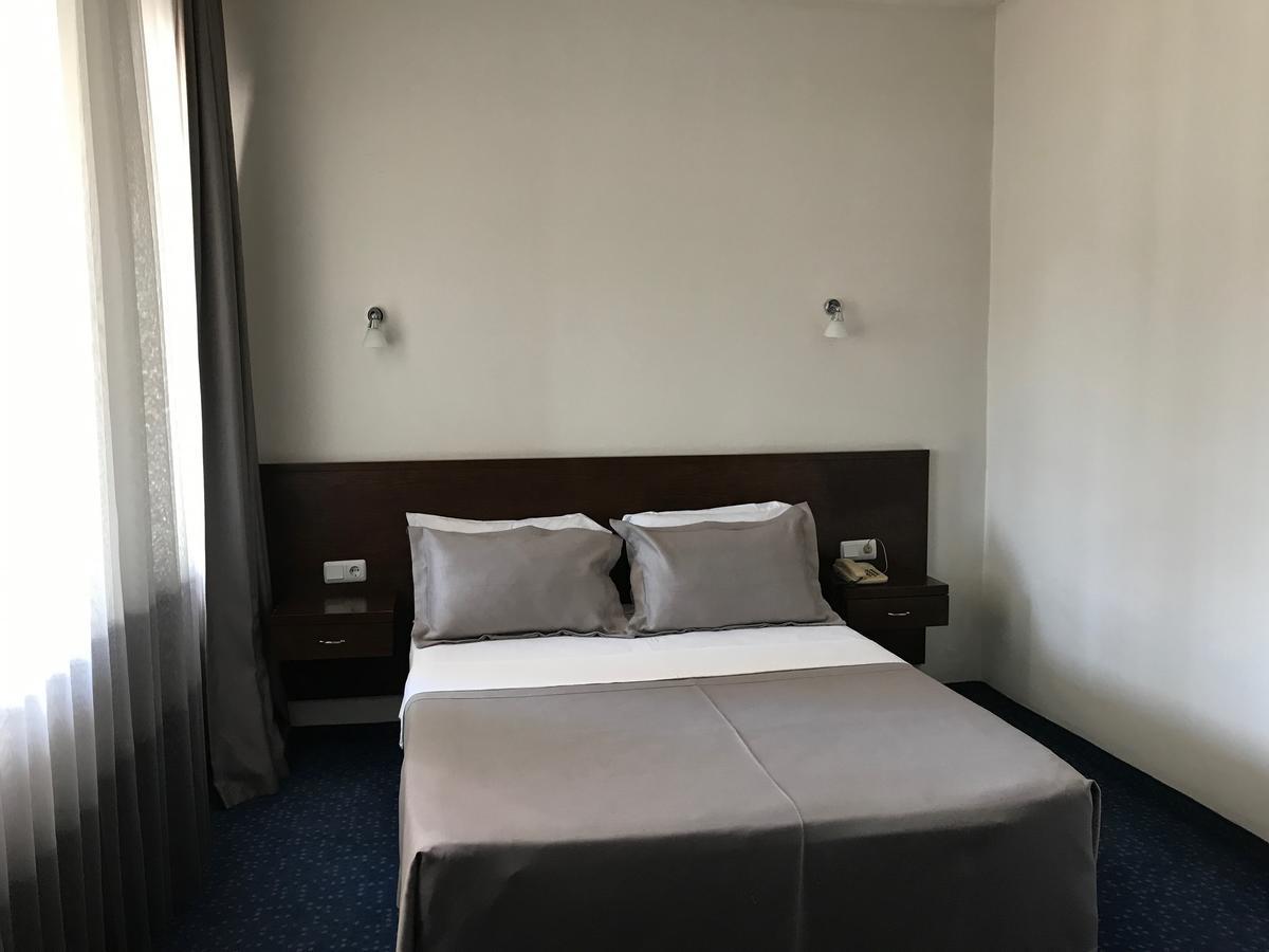 Hande Hotel Mustafakemalpaşa Buitenkant foto