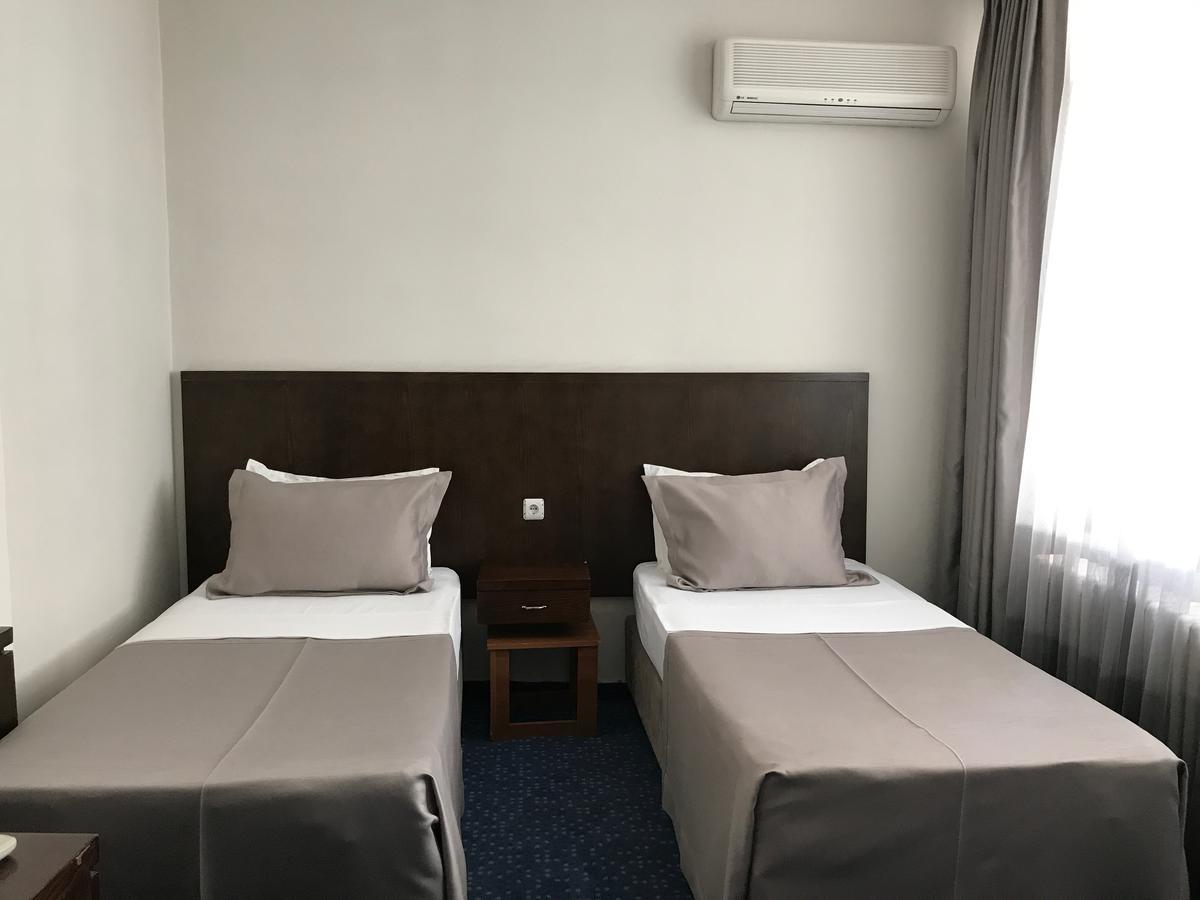 Hande Hotel Mustafakemalpaşa Buitenkant foto