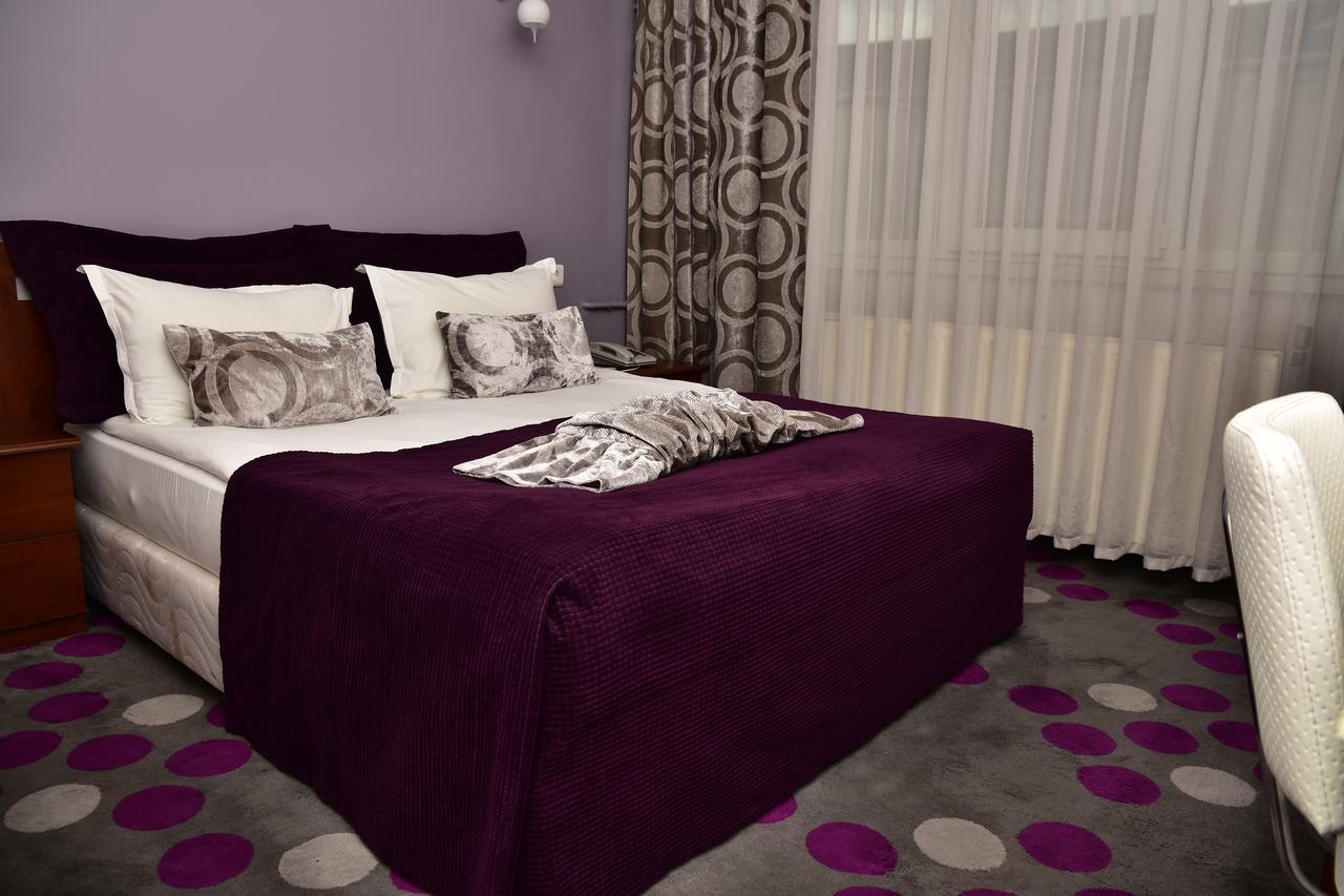Hande Hotel Mustafakemalpaşa Buitenkant foto