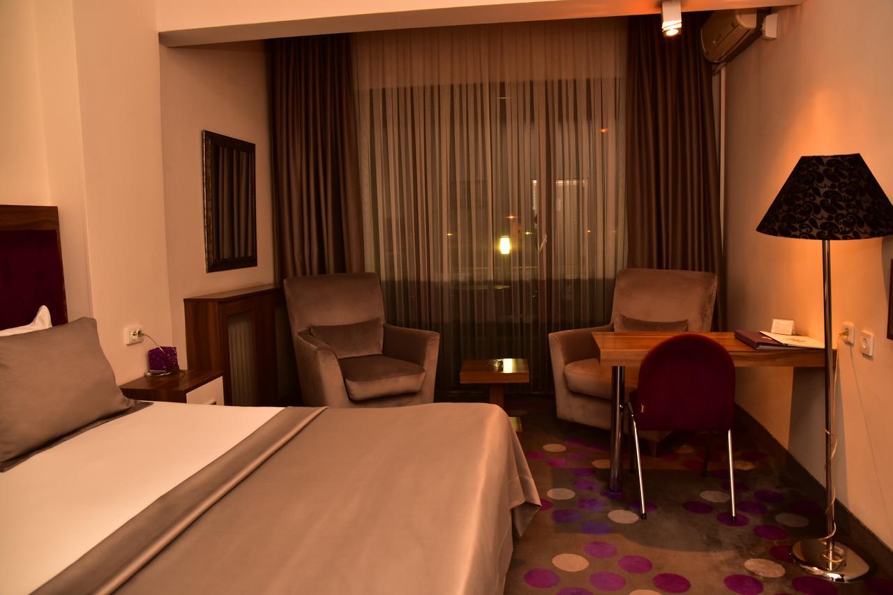 Hande Hotel Mustafakemalpaşa Buitenkant foto