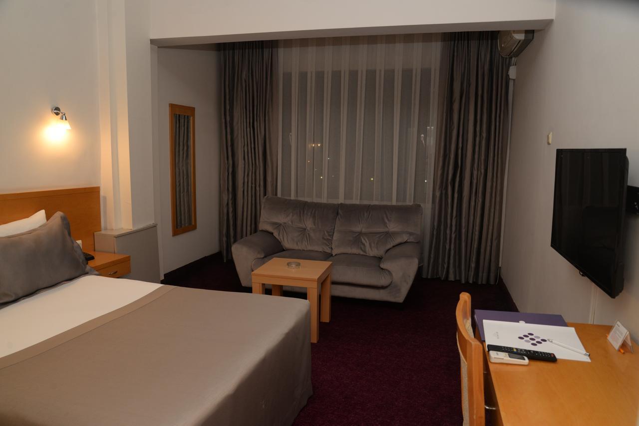 Hande Hotel Mustafakemalpaşa Buitenkant foto